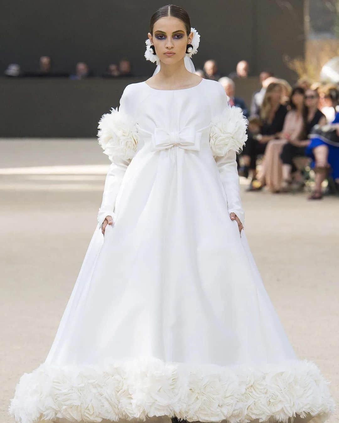 Vogue Runwayさんのインスタグラム写真 - (Vogue RunwayInstagram)「At @Chanelofficial, Karl Lagerfeld left his mark on every item that walked the runway, but perhaps none was more memorable than his bridal dresses. Over the years he has used the bride to make statements about gay marriage, gender identity, austerity, showmanship, and above all else, pure, unadulterated beauty. Needless to say, too, that his bridal looks have offered a wealth of inspiration for brides-to-be—most recently @sofiarichiegrainge. Ahead of next week's #MetGala celebrating Lagerfeld's work, discover 61 of his most memorable brides at the link in bio.」4月26日 7時30分 - voguerunway