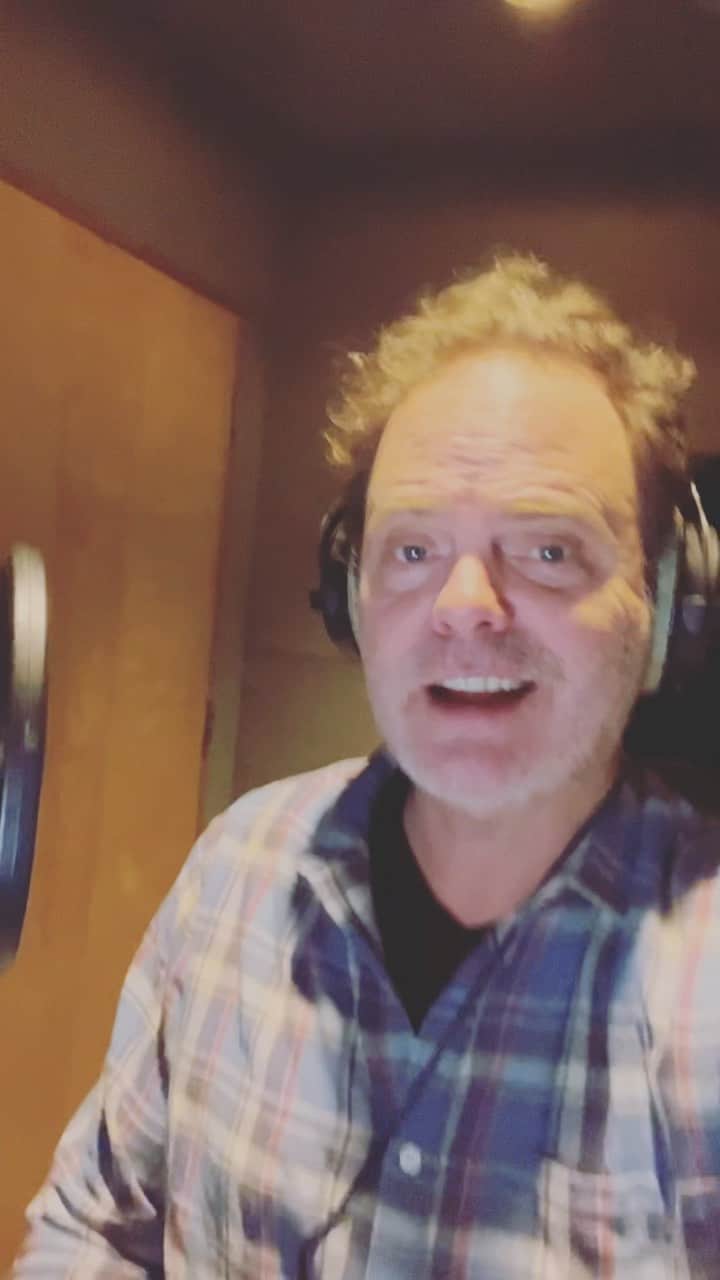 レイン・ウィルソンのインスタグラム：「Audio Book Available! Let me read you to sleep while talking about a spiritual revolution!  SoulBoom.com」