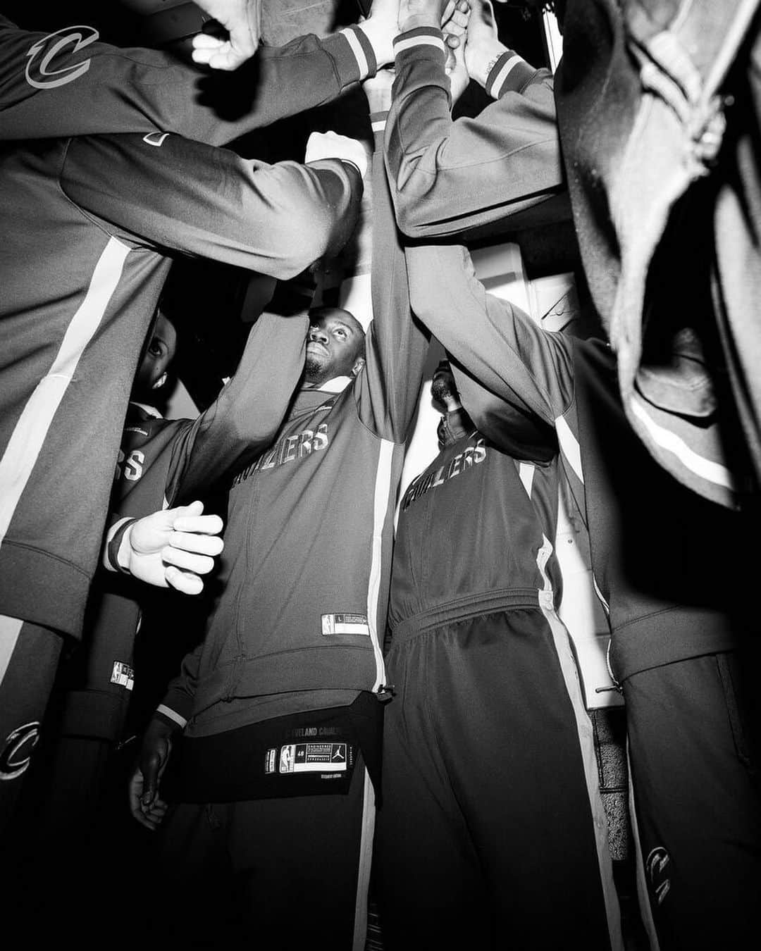 キャブスのインスタグラム：「This city knows what it takes to come back from being down 3-1. See you in the FieldHouse tomorrow, Cleveland. #LetEmKnow」