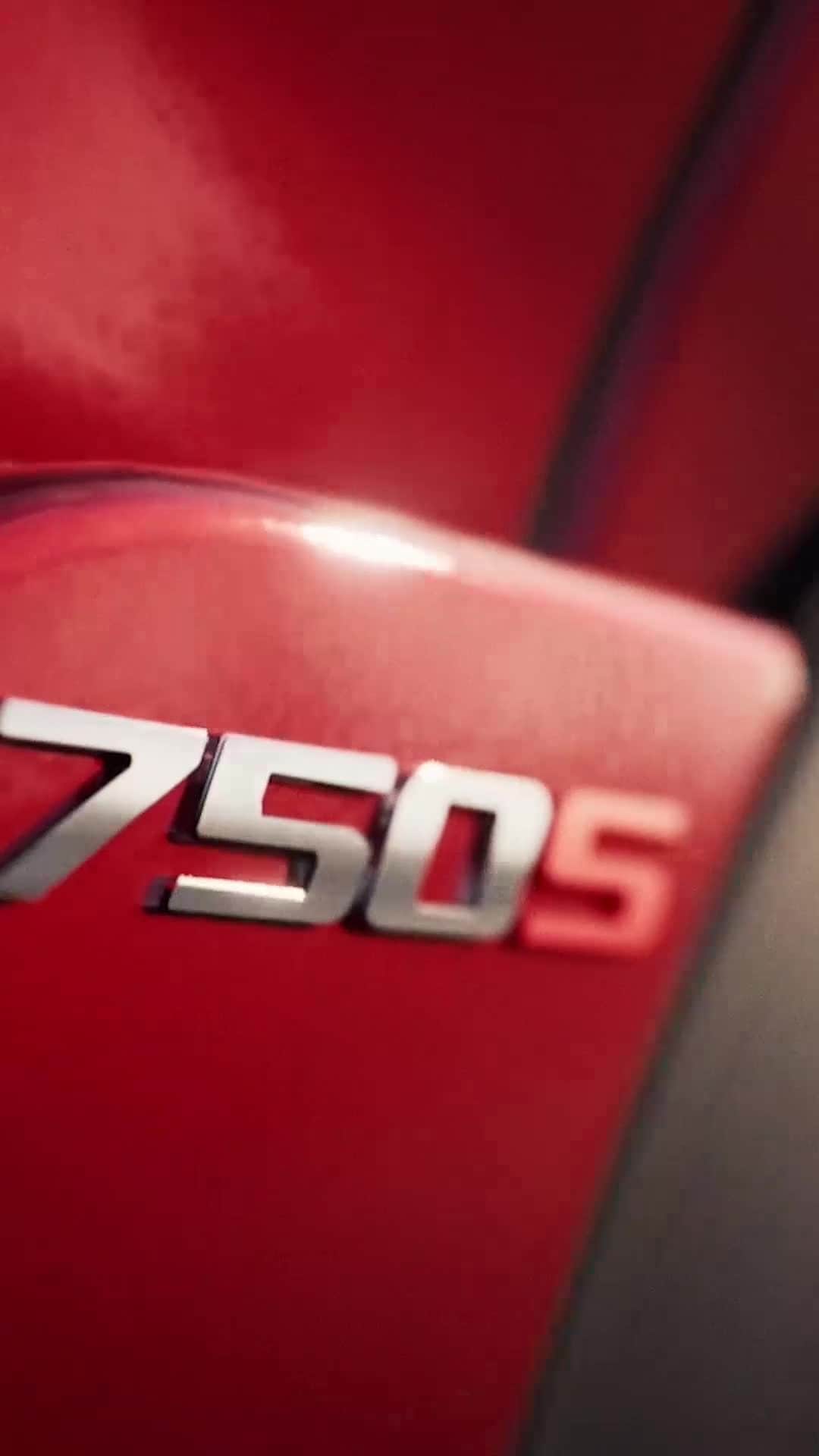 McLaren Automotiveのインスタグラム：「Introducing the next benchmark in supercar performance. #McLaren750S #750S」