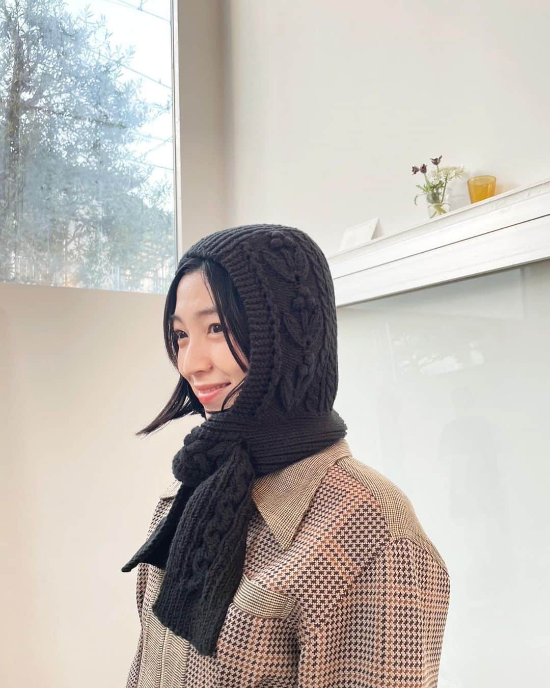 小谷実由さんのインスタグラム写真 - (小谷実由Instagram)「ずっと欲しかった @yuki__fujisawa のニット帽。白も可愛かったけどワカメ色に一目惚れしました🌿 小さい頃から頭の先がなんか尖っている🪨」4月26日 8時59分 - omiyuno