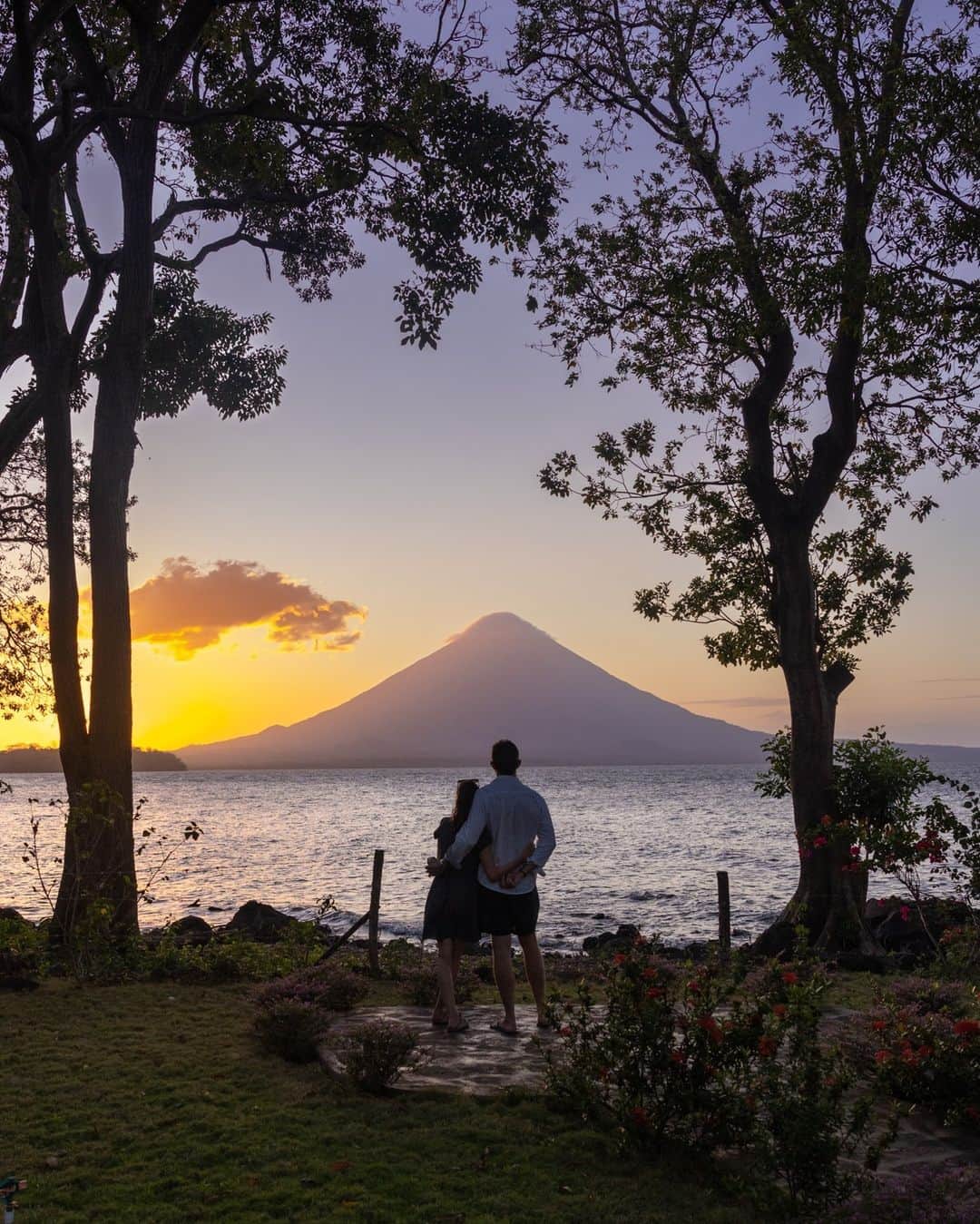 National Geographic Travelさんのインスタグラム写真 - (National Geographic TravelInstagram)「Photo by @acacia.johnson | A couple gazes out at the Concepción volcano on Ometepe, an island in Lake Cocibolca (also called Lake Nicaragua). One of the largest freshwater islands in the world, Ometepe was formed by two volcanos that today are linked by wetlands. It is designated a UNESCO Biosphere Reserve on account of its extraordinary biodiversity. Follow me at @acacia.johnson for more adventures around the world. #ometepe #nicaragua #ecotourism #volcano #ometepeisland」4月26日 9時00分 - natgeotravel