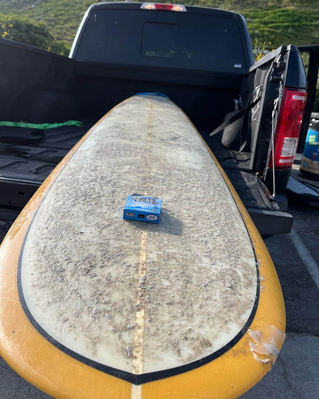 ケヴィン・マクキッドのインスタグラム：「delivered my directors cut… completed acting duties.. time for this ! season wrap @greysabc peace out folks ! see ya’ll on the flip side kev x」
