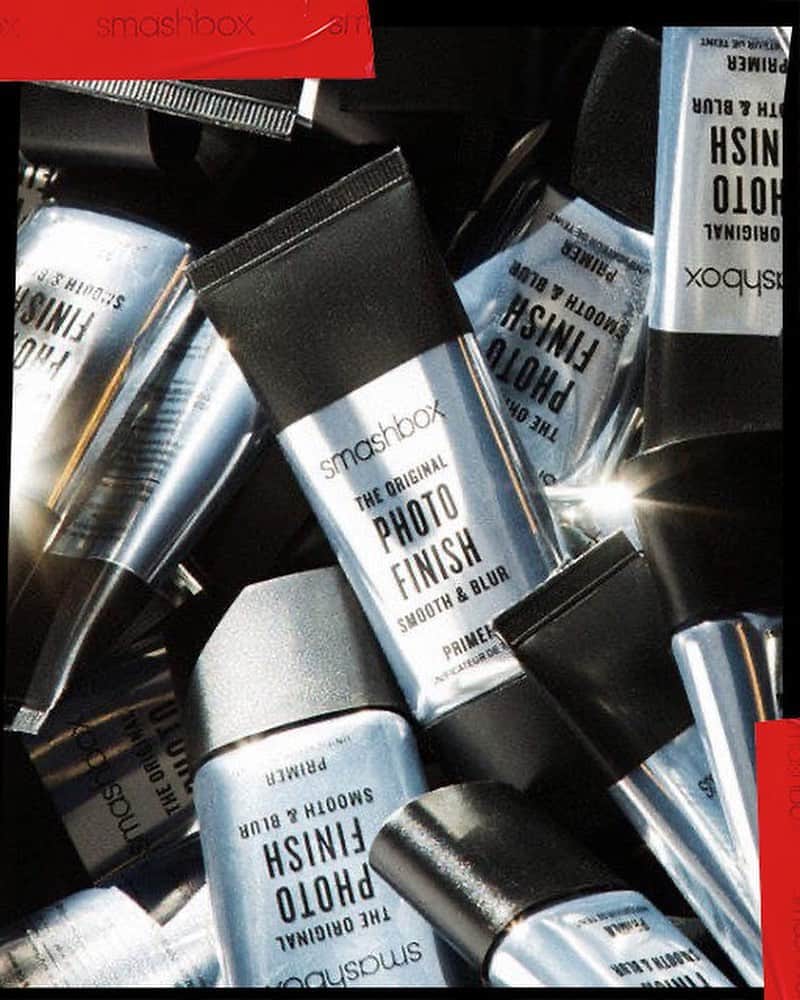 Smashboxのインスタグラム：「Make your makeup last longer with one weird trick (start with a swipe of Smooth + Blur primer) ⚠️⚠️⚠️  Shop the nourishing, makeup-gripping clear formula at sephora.com | Link in bio」