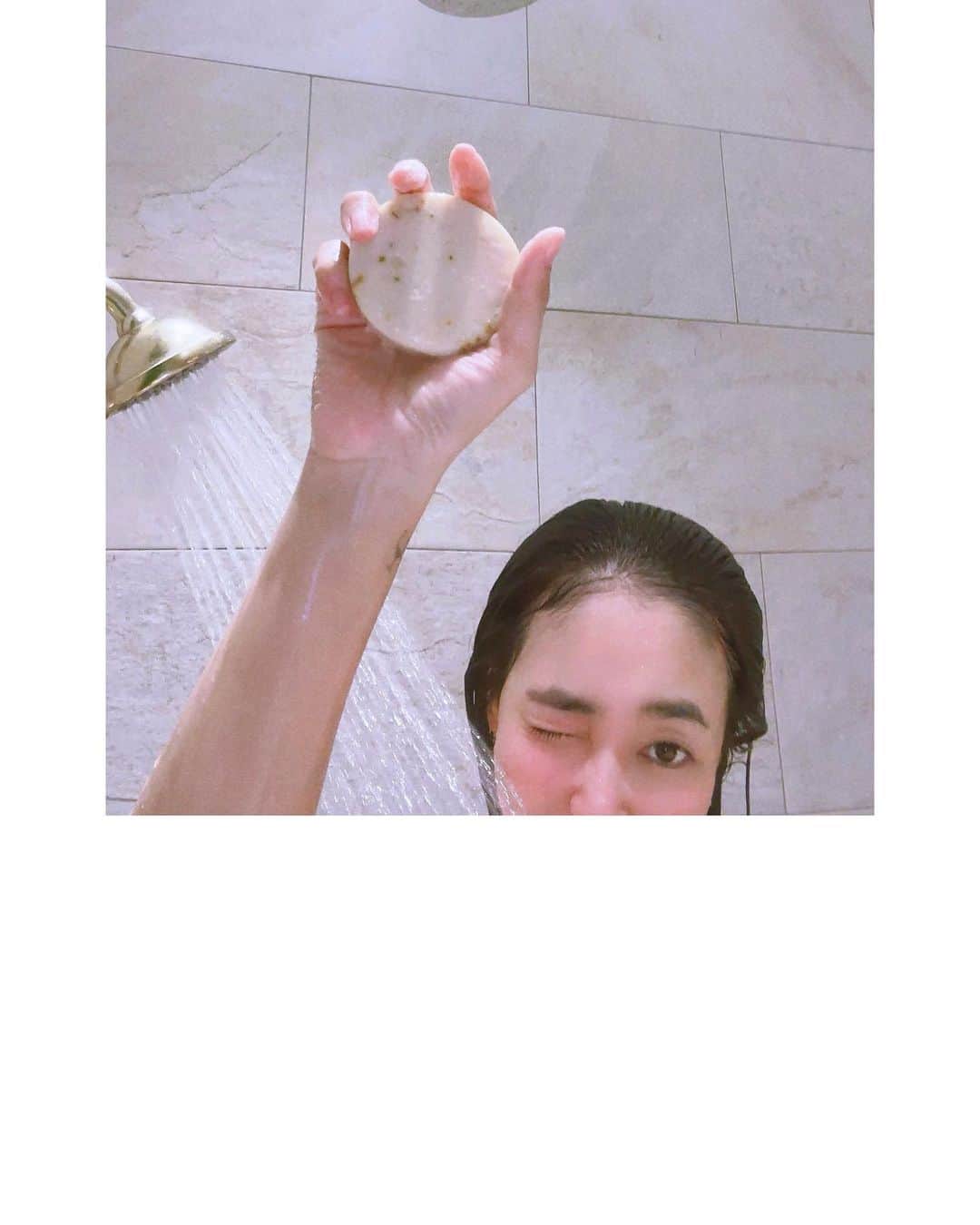 チン・ジェヨンのインスタグラム：「#cont광고  굿모닝🫧 굿모닝을 자주하면 하루가 굿모닝해진데요  오늘아침 공복운동 클리어  머리속까지 샤워한듯 개운해진기분 너무좋아요오오  샤워타임이 세상 간편해지는  와일드프레리 솝 오늘 라스트데이예요🫧  #콘티✖️와일드프레리」