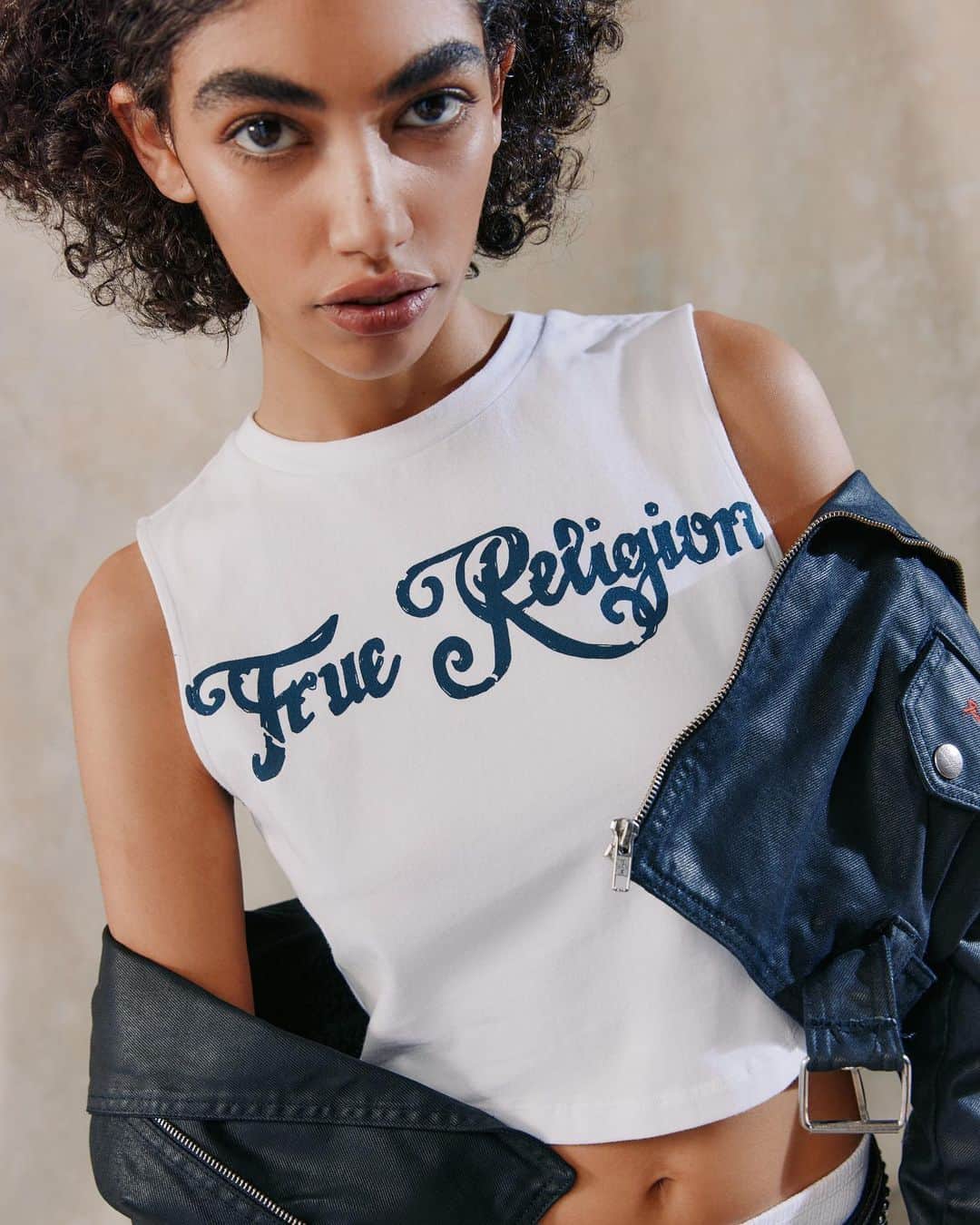 Urban Outfittersさんのインスタグラム写真 - (Urban OutfittersInstagram)「New for you: a UO-exclusive @truereligion collection to wear on repeat. Shop it all online now at the link in bio!」4月26日 9時50分 - urbanoutfitters