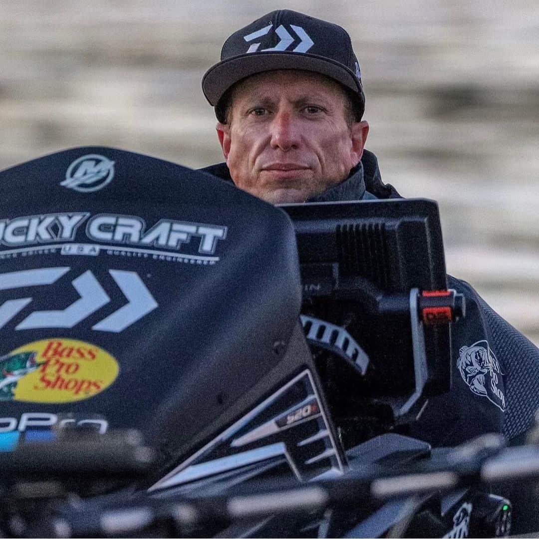 Brent Ehrlerのインスタグラム：「Rollercoaster ride out there today. Had zero fish for most of the day and then got on a heater and ended up in 3rd 🤷‍♂️ I’ll take it! 📸 @rangerboats」