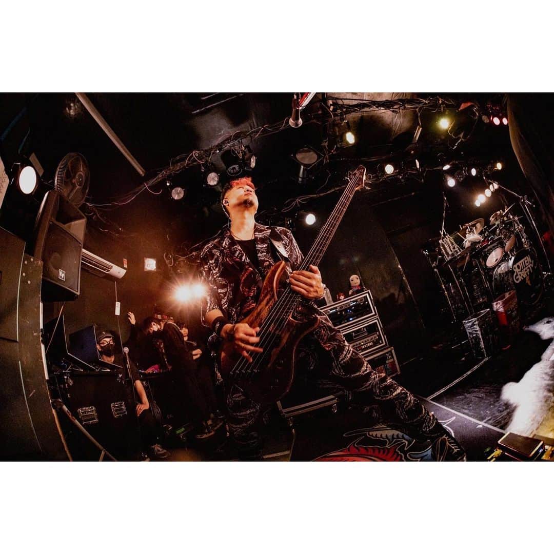侑威地さんのインスタグラム写真 - (侑威地Instagram)「THE SUN ALSO RISES vol.189@横浜FAD  photo by @kawado_photo  #rottengraffty #おとぼけビーバー #横浜fad」4月26日 10時23分 - yuichi_rotten