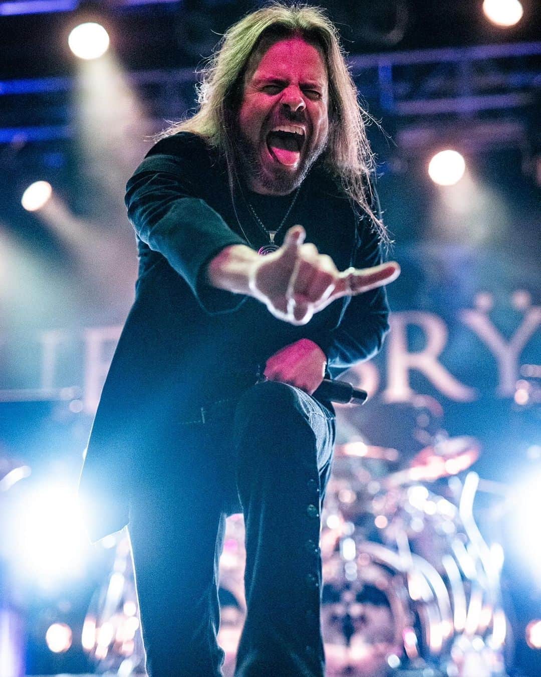 Queensrycheさんのインスタグラム写真 - (QueensrycheInstagram)「Todd at the @hobanaheim California (photo credit @jackluephotography) #queensryche #california #toddlatorre #tlt #thevoice #goodtimes #talented #thetoddfather #metal」4月26日 10時45分 - queensrycheofficial