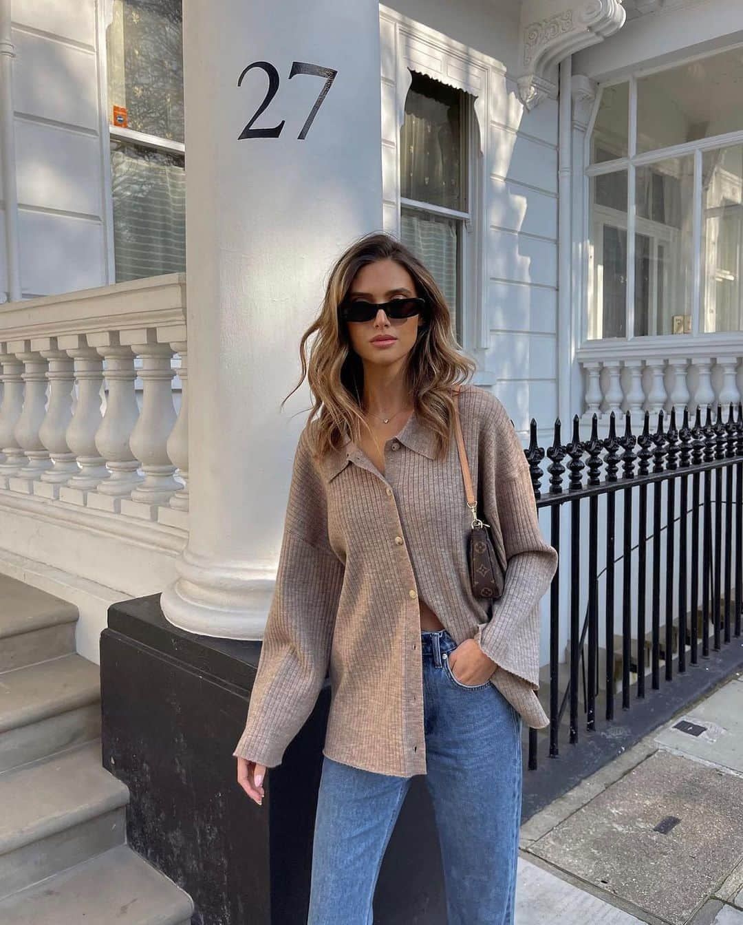 チャーリーのインスタグラム：「The gorgeous @daniolivianewman styling up our DOMINIKA cardigan in biscuit 🤎 Last few remaining! Shop now on Charli.com」