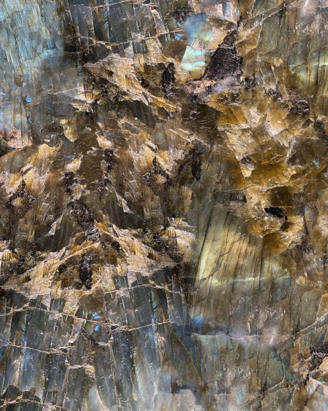 M U R R A Lのインスタグラム：「2023 Spring / Summer Collection  NUDE  " Labradorite "  Labradoriteの石言葉は記憶。 いつの時もあなたの記憶の側に。  #MURRAL #23SS #NUDE」