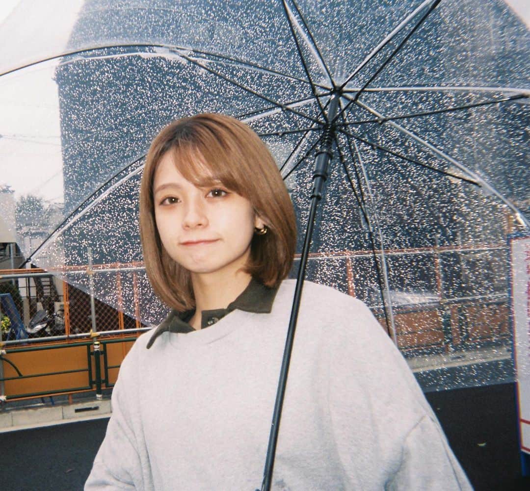足立佳奈のインスタグラム：「いつかの雨の日。  今日はどんな日だった？」