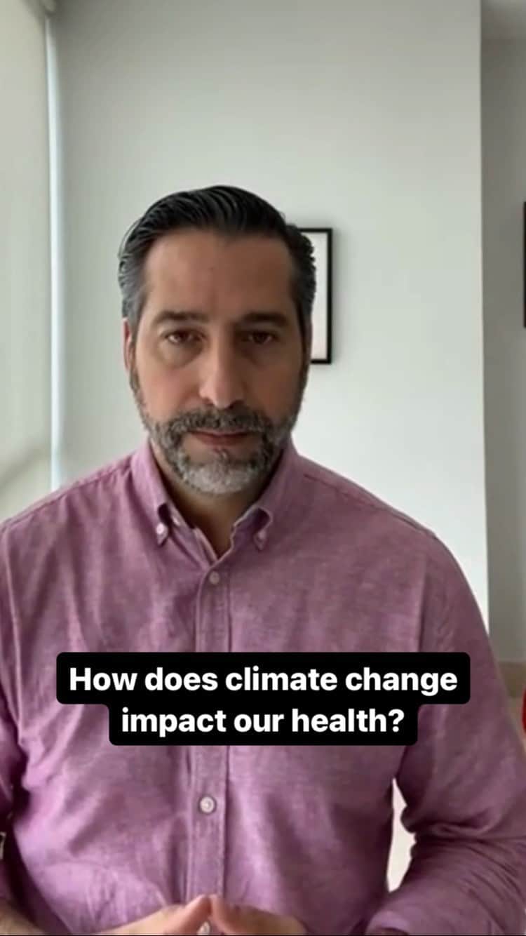 バイエルのインスタグラム：「Did you know that climate change not only impacts food security but also our health? Rising temperatures, for example, are associated with immune system reactions such as allergies.  Watch this video with Ricardo Salazar, Head of Global Medical Affairs and Evidence Generation at Bayer to learn more.   #TeamBayer #EarthDay2023 #allergy #climatechangeawareness」