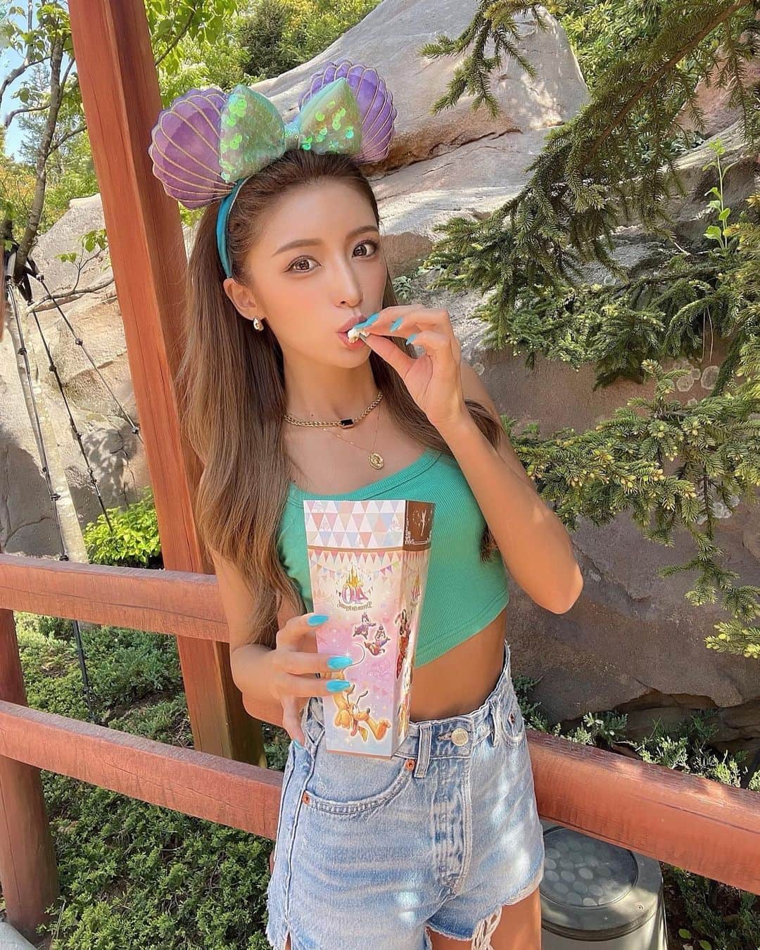MIWAさんのインスタグラム写真 - (MIWAInstagram)「ディズニー投稿終了🪽  ポップコーンは バターしょうゆ味がｽｷ ✌︎💘 ㅤㅤㅤㅤㅤㅤㅤㅤㅤㅤㅤㅤㅤ ㅤㅤㅤㅤㅤㅤㅤㅤㅤㅤㅤㅤ大好きなミニーちゃん 会えて嬉しかった🐭❤️‍🔥 ㅤㅤㅤㅤㅤㅤㅤㅤㅤㅤㅤㅤ ㅤㅤㅤㅤㅤㅤㅤㅤㅤㅤㅤㅤㅤ  #Disneyland #ディズニーランド  #ディズニーコーデ #ディズニーカチューシャ」4月26日 20時34分 - miwa.matsuhashi