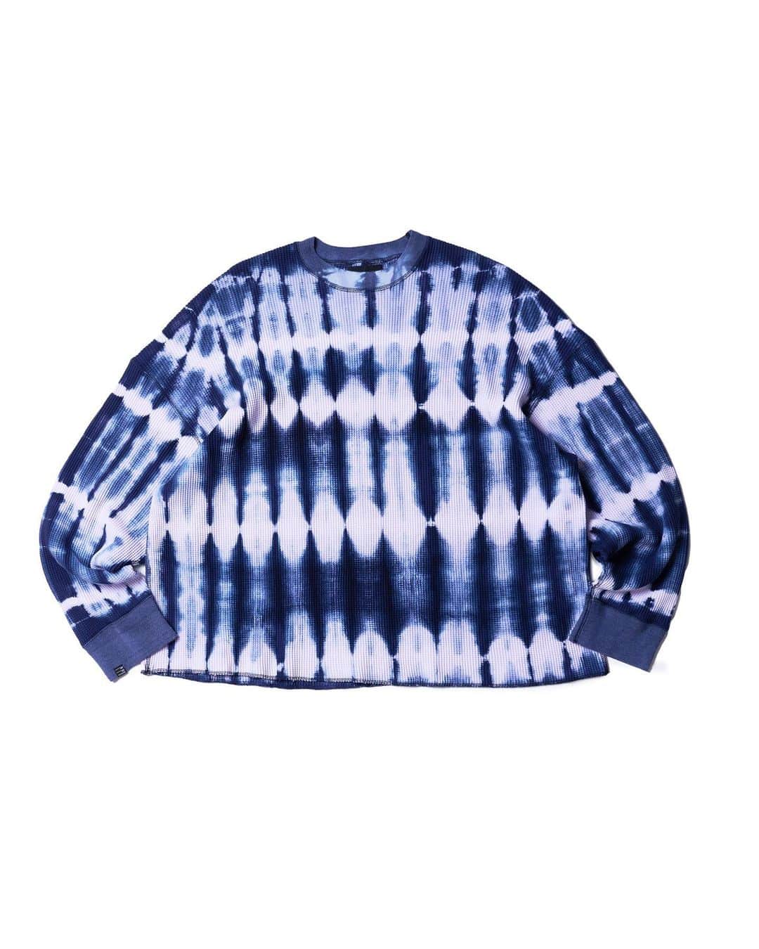 デラックスのインスタグラム：「DELUXE 2023Spring&Summer collection   CONNOR  2023.04.29(sat)11:00am 予約販売開始  こちらの商品は予約販売になりますので、5月15日より順次発送作業いたします。  #deluxe_jp」