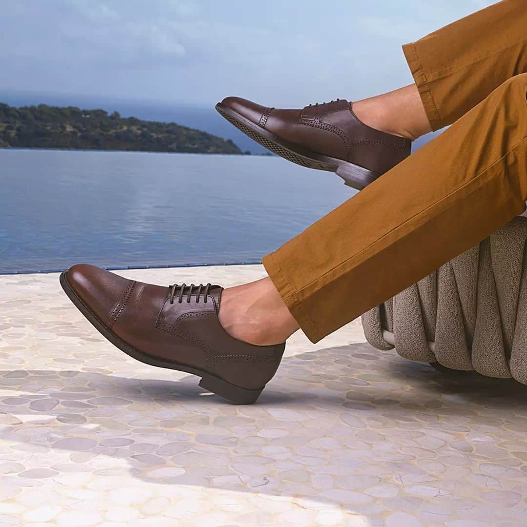 ジェオックスのインスタグラム：「In the mood for an elegant dinner? We've got you covered.   #geox #geoxshoes #WellbeingToEnjoy」