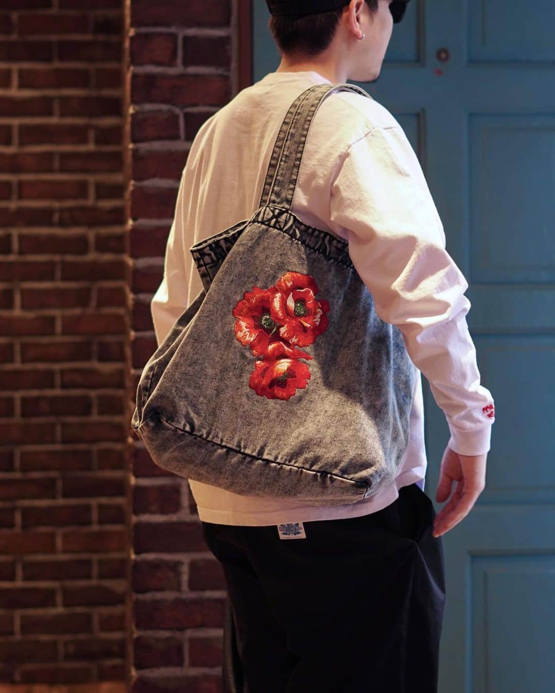 ARKのインスタグラム：「MASSES  TOTE BAG POPPY ¥15,400- (tax in)  #masses #masses_tokyo #arknets #ark #ark_utsunomiya @arknets_jp_official」