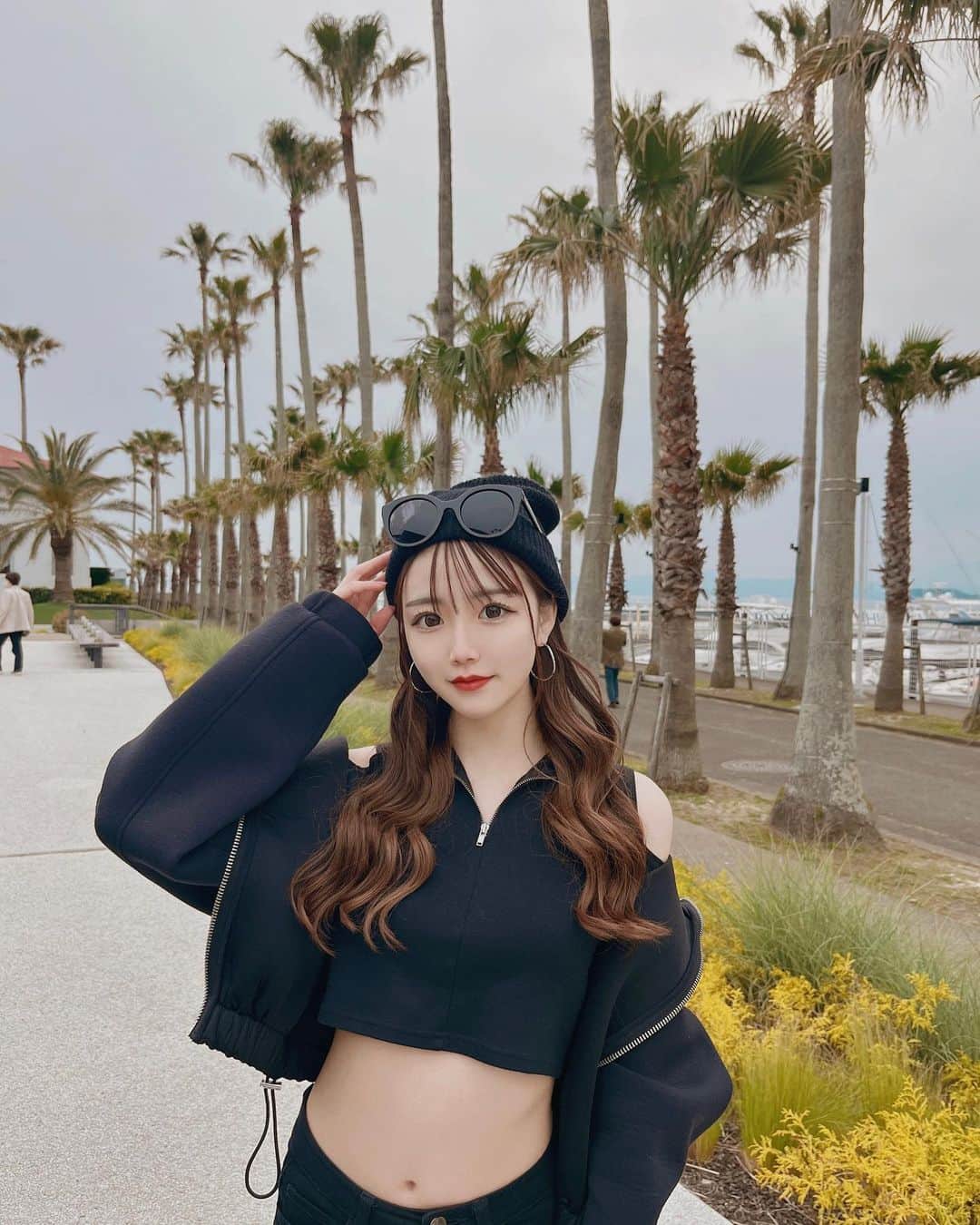虹川葵のインスタグラム：「・ 早く夏なってほしい〜👱🏻‍♀️💜」