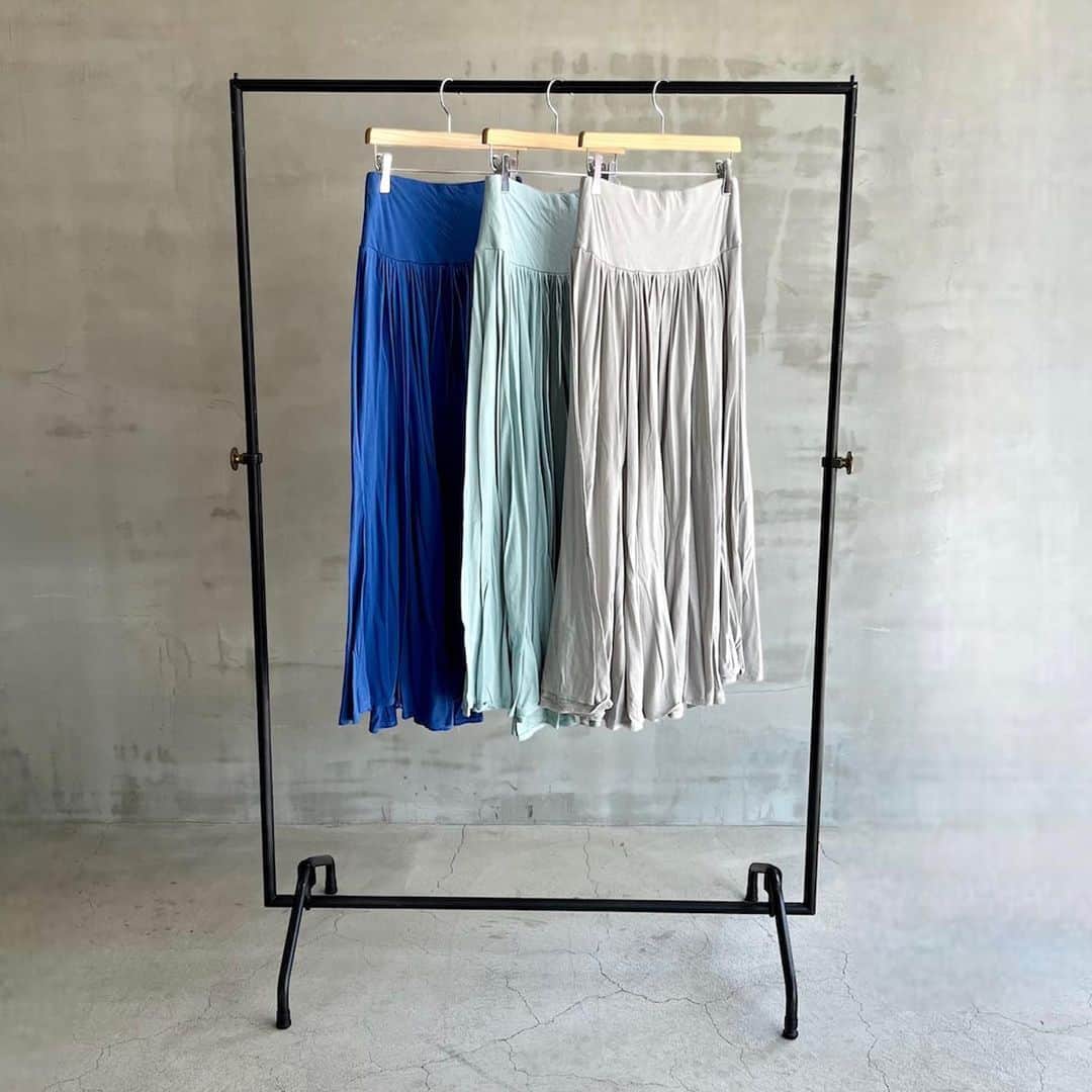 エリオポールのインスタグラム：「three dots  POP-UP STORE 4.20thu- 5.7sun at.代官山.広島.札幌  期間限定のコレクションを、ぜひご覧ください。  店舗にてお電話による通販対応も承っております。掲載商品については店舗へお問い合わせください。  HELIOPOLE代官山店  03 3770 6438  HELIOPOLE 札幌店  011 209 5455  HELIOPOLE 広島店  082 542 7033  @heliopole_official  #HELIOPOLE  #エリオポール @threedots_official #threedots」