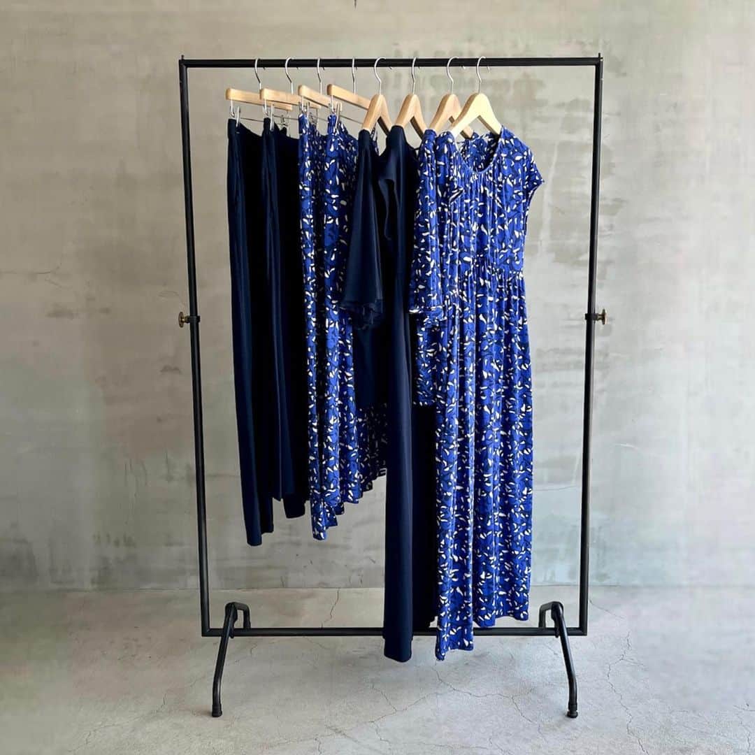 エリオポールのインスタグラム：「three dots  POP-UP STORE 4.20thu- 5.7sun at.代官山.広島.札幌  期間限定のコレクションを、ぜひご覧ください。  店舗にてお電話による通販対応も承っております。掲載商品については店舗へお問い合わせください。  HELIOPOLE代官山店  03 3770 6438  HELIOPOLE 札幌店  011 209 5455  HELIOPOLE 広島店  082 542 7033  @heliopole_official  #HELIOPOLE  #エリオポール @threedots_official #threedots」