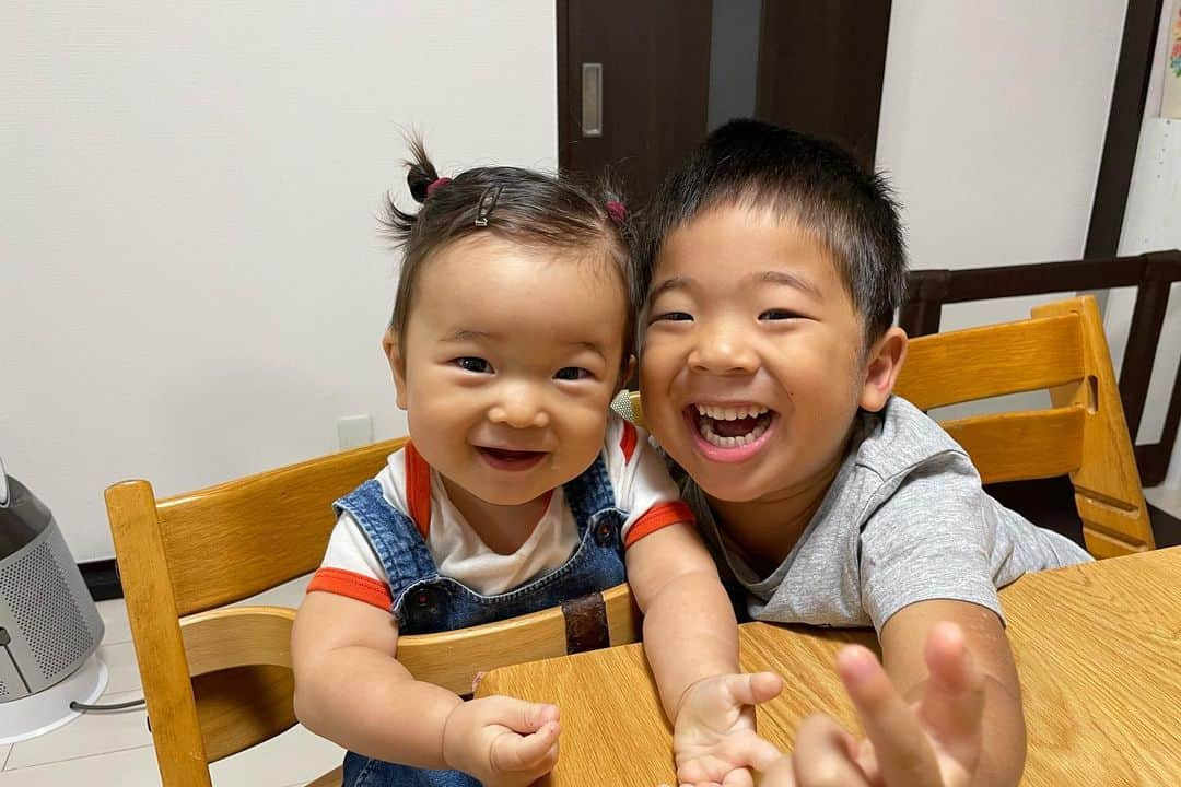 村田毅さんのインスタグラム写真 - (村田毅Instagram)「Happy 4th Birthday 🎉 もう4歳だなんて、、 我が家のムードメーカーよ、いつも幸せな時間をありがとう✨  #４歳 #誕生日 #うんち踏ん張り #自転車デビュー #チャンピオンシップ」4月26日 21時02分 - tsuyoshimurata1215