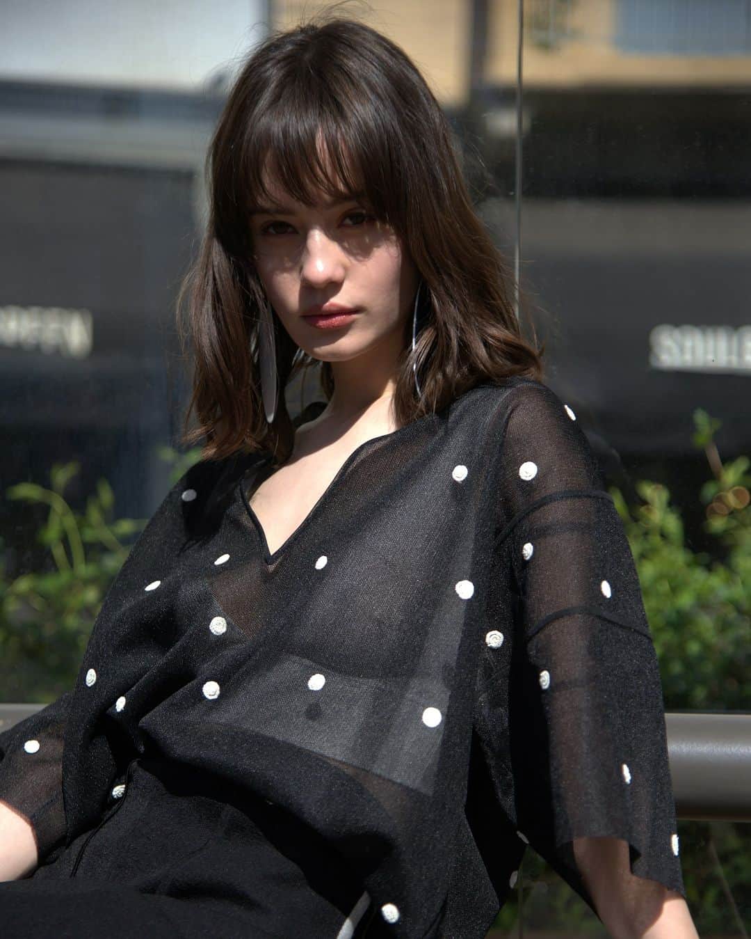 ANTEPRIMAさんのインスタグラム写真 - (ANTEPRIMAInstagram)「Milanese Sheer.  Sukeru is one of our signature translucent materials, while not only with its lightweight and shiny attributes, but this #SukeruDoppio top is offering two styles with the embellishment of polka dots and mimosa to give the ensemble a more contemporary look. Do not forget to add this cute #SS23 #UNO #WIREBAG as a highlight!  Shop the SS23 Collection now.  #ANTEPRIMA30 #SpringSummer2023 #SS23 #ANTEPRIMA #SpringOutfit #SpringStlye #WorkOutfit #HolidayOutfit #WIREBAG #MilanStyle #Milan #MilanFashion #Miniature #MicroBag #MiniBag #CraftBag #CrochetBag #Handcraft #KnitBag #WorkBag #ItalianDesign #Craftmanship #アンテプリマ」4月26日 21時02分 - anteprimaofficial