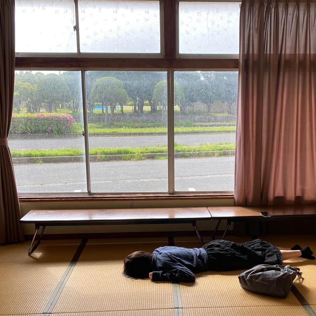 いけちゃんのインスタグラム：「眠気に完全敗北のワイ」