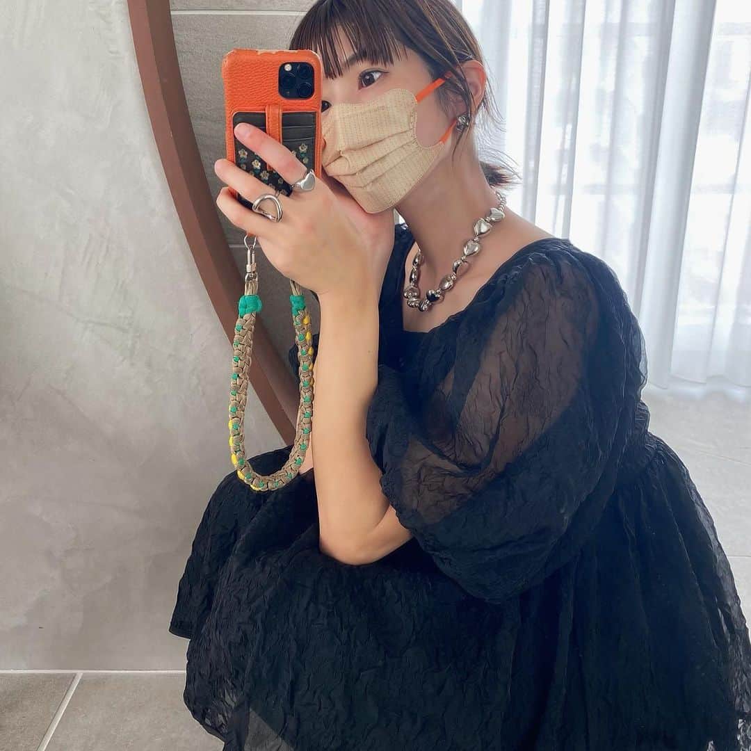 美生のインスタグラム：「♡ 気づけば2ヶ月近く 美容院に行けてない🥲 ⁡ せっかくなので 少し伸ばしてみようかと♡ ⁡ トップス再販してます♡ ⁡ ⁡」