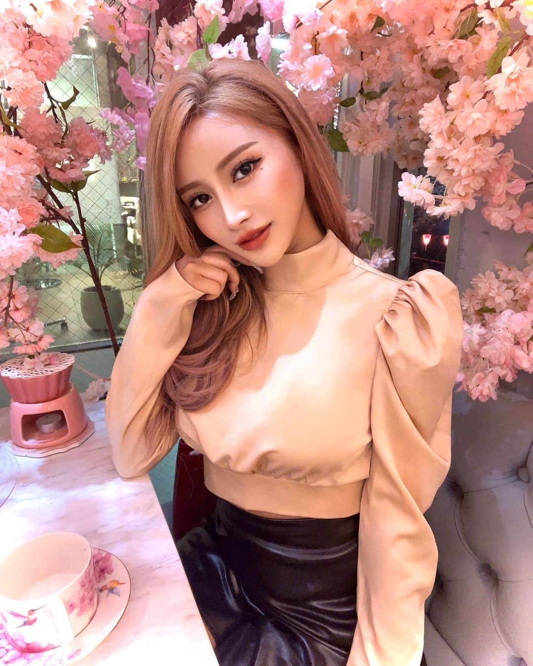 Chikoのインスタグラム：「まだまだ寒いね🌸 今年の春は長いのかな？ . . . #桜 #春コーデ #spring #japanesegirl #asiangirls #アフヌン #tokyo #selfie #shein #sheinjapan」