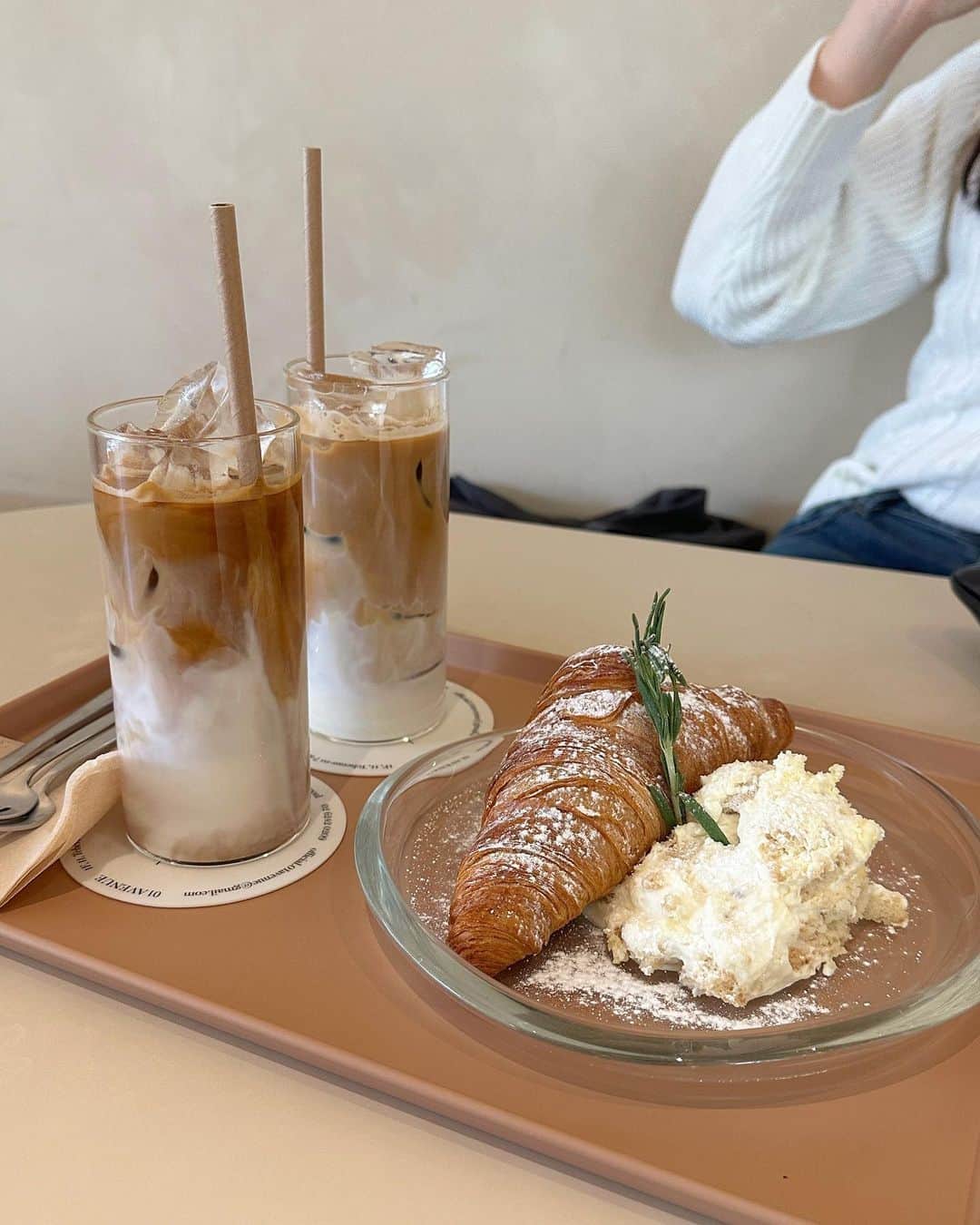 川村真洋さんのインスタグラム写真 - (川村真洋Instagram)「🫨🇰🇷💕  cafeで沢山お話、楽しい時間。 ピースができてない(･･;)」4月26日 21時16分 - mahiro_kawamura_official