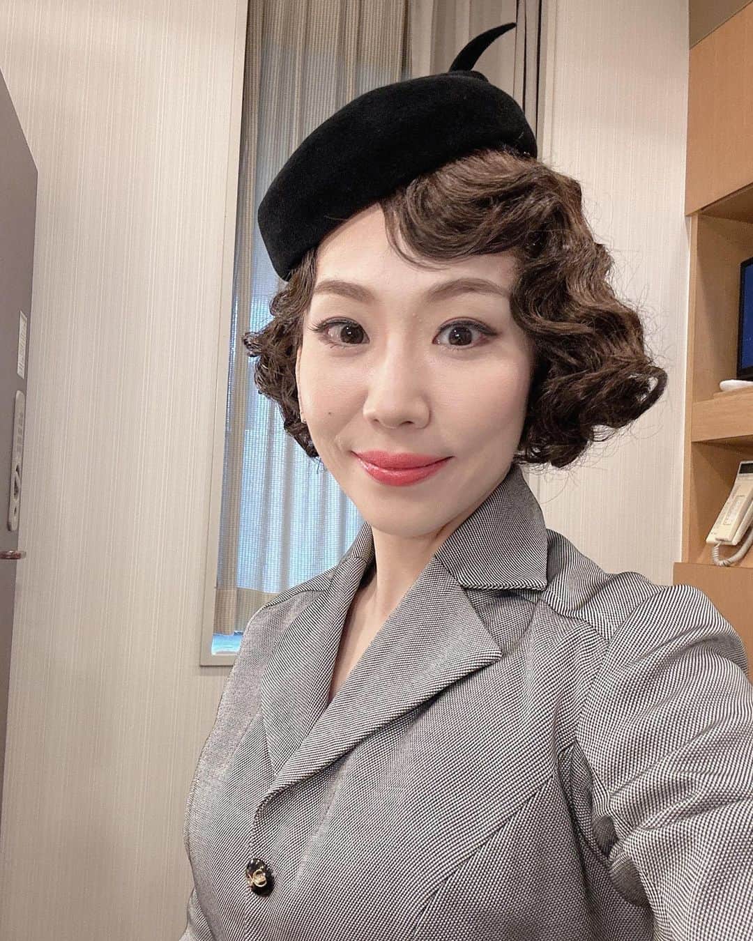 笠松はるのインスタグラム：「🐕🐩🪣🧹 ⁡ 丸美屋食品ミュージカル『アニー』 1週目が終わりました✨ 沢山のご来場ありがとうございます！ ⁡ 毎日劇場に子供達の笑い声と拍手が鳴り響いて感動している私です🥹 幸せ空間すぎます🥰 ⁡ 改めてこの作品のパワーってすごいのだなぁと。。 ⁡ 明日の休演日挟みまして 明後日からまた劇場でお待ちしています‼︎ ⁡ ⁡ ⁡ ⁡ ⁡ ⁡ ⁡ ⁡ ⁡ ⁡ ⁡ ⁡ #アニー #annie #アニー2023 #笠松はる #グレース #ミュージカル #俳優 #女優 #歌手  ⁡ ⁡ ⁡」