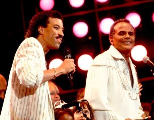 のインスタグラム：「Harry Belafonte - A trailblazing musician, actor, and activist whose voice and fearless advocacy for social justice inspired generations - Rest well my friend, you will be missed 🕊️」