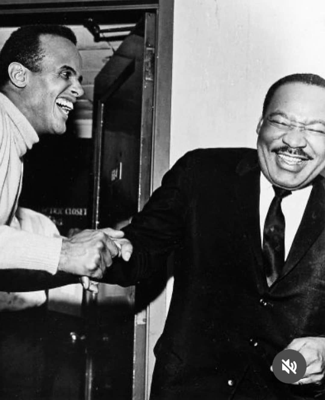 マーシャ・トマソンさんのインスタグラム写真 - (マーシャ・トマソンInstagram)「RIP Mr. Belafonte. Thank you for all of it. 🖤」4月26日 12時50分 - iammarshathomason