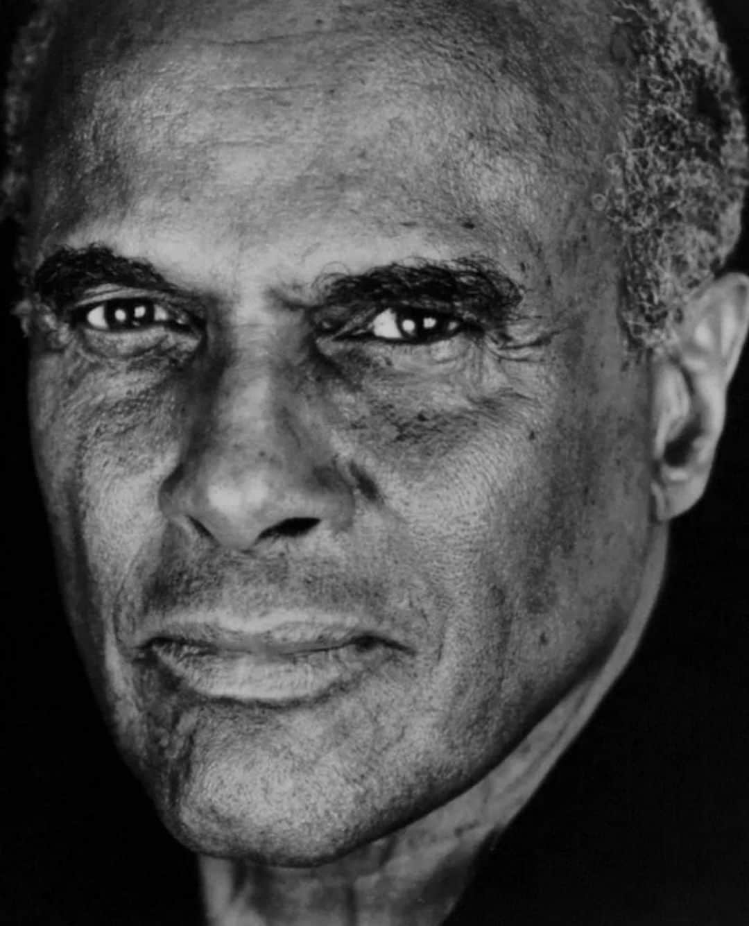 マーシャ・トマソンのインスタグラム：「RIP Mr. Belafonte. Thank you for all of it. 🖤」