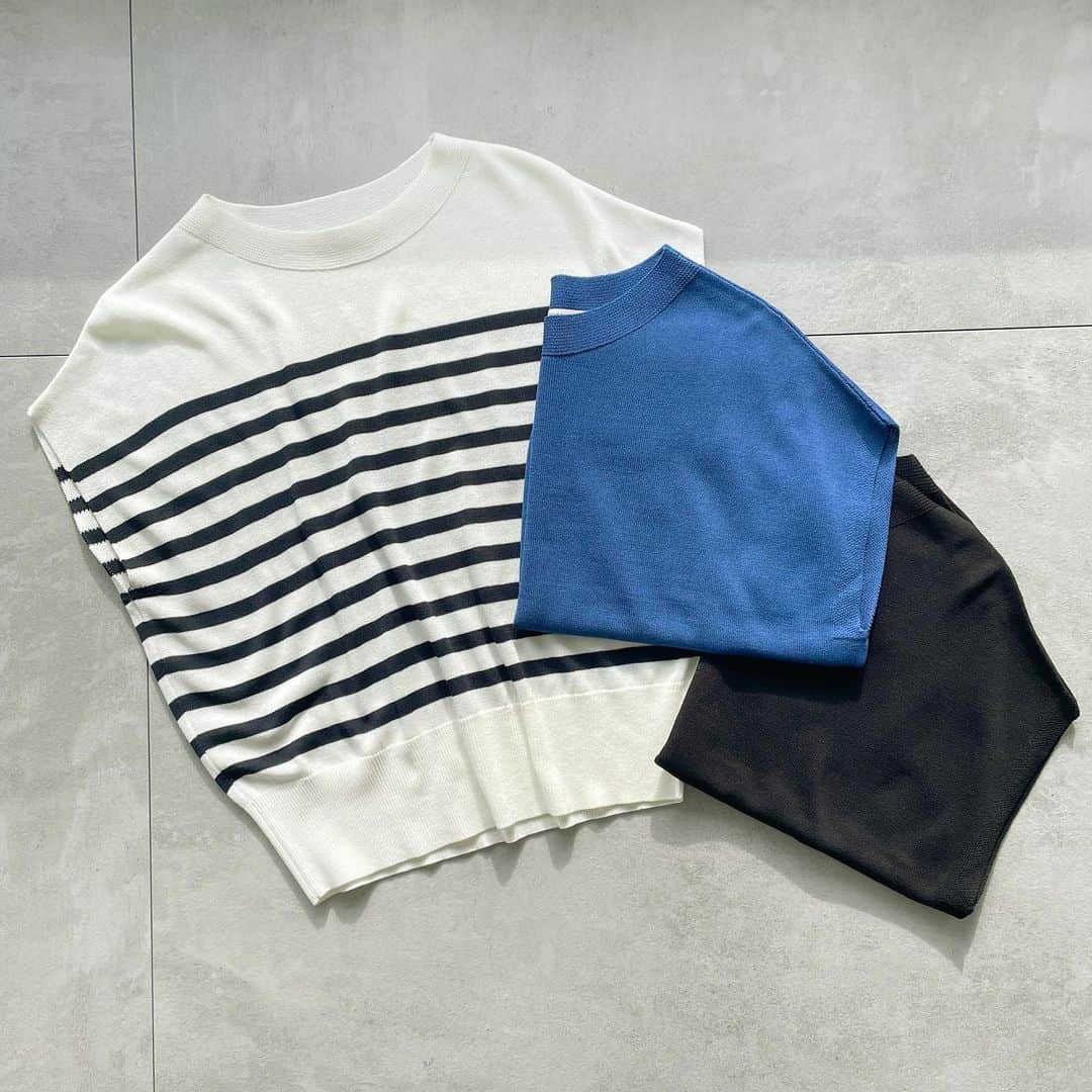 Lugnoncure（ルノンキュール）さんのインスタグラム写真 - (Lugnoncure（ルノンキュール）Instagram)「【Recommend Style】 インド綿を使用したナチュラルな風合いの スカートに、ゆったりとしたフレンチスリーブ のニットを合わせたリラックスコーデ。 ⁡ 鮮やかなカラーのアイテムを取り入れて 夏のエネルギッシュな気分を先取りしてみて。 ⁡ ⁡ #knit ¥3,960(tax incl.) _No.1609616 off-white/blue/black ⁡ #skirt ¥7,590(tax incl.) _No.1506062 off-white/orange/charcoal ⁡ #bag ¥5,940(tax incl.) _No.1817365 off-white/navy 4月下旬発売予定 ⁡ #sandals ¥5,940(tax incl.) _No.1817304 off-white/black ⁡ ⁡ ※オンラインショップにも順次入荷いたします。 ⁡ ⁡ ※商品画像は、撮影環境やご利用のPC・スマートフォンのモニター環境などにより実物と色味に差異がある場合がございます。 ⁡ ⁡ ⁡ #lugnoncure #ルノンキュール #オフコーデ #オフスタイル #休日コーデ #大人カジュアル #大人カジュアルコーデ #カジュアルコーデ #ナチュラルファッション #リラックスコーデ  #サマーニット  #スカート #コットン #2023ss #summer #canshopig」4月26日 13時05分 - lugnoncure