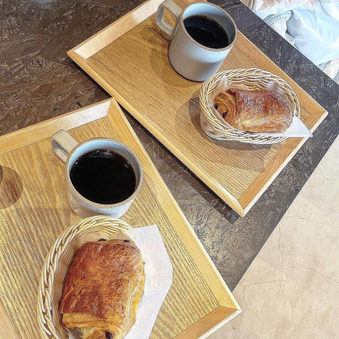 春乃舞利乃のインスタグラム：「大好きなお友達とおデート🥐☕️ . . .  #カフェ巡り #goodintea #コーヒータイム #coffee #coffeetime #instagood #珈琲 #コーヒー好き #happy#国営昭和記念公園 #美容#美容好き#パンオショコラ」