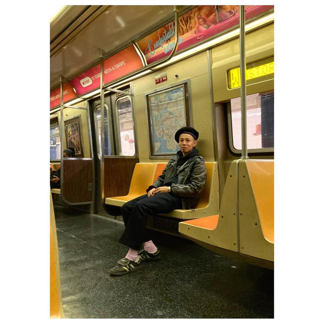TEPPEIさんのインスタグラム写真 - (TEPPEIInstagram)「…   小浪くんが僕のiPhoneで撮ってくれた。ニューヨーク市地下鉄、42丁目駅付近にて。  "04.25.2023/ 22:00-⚡︎ Shot by @jirokonami 📸」4月26日 13時34分 - stylist_teppei