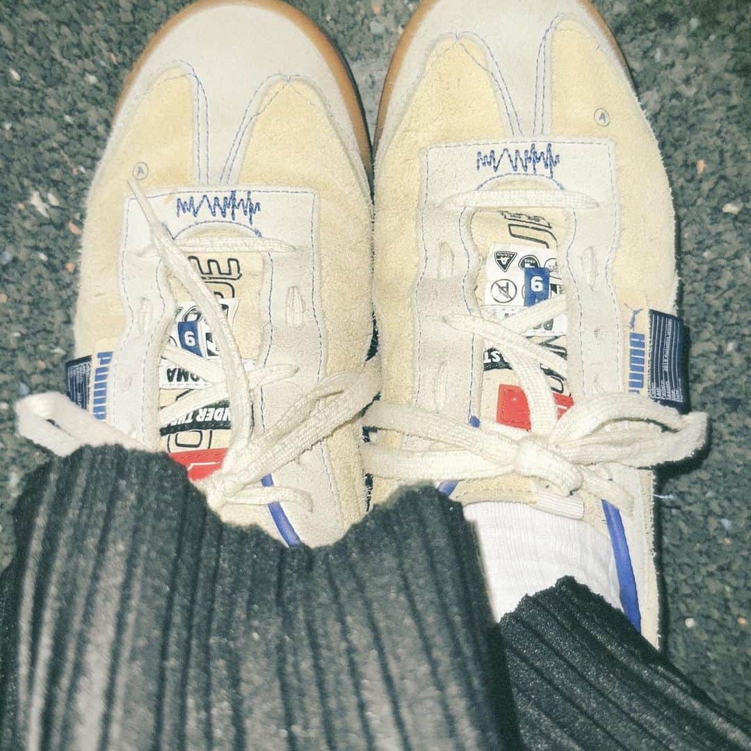 長野凌大のインスタグラム：「〔👟〕 　 　 　 🪢自作の靴紐通し🪢 だいぶ前に自分で考えたやつ 🐱😑だいぶ履きづらい🦷😬」