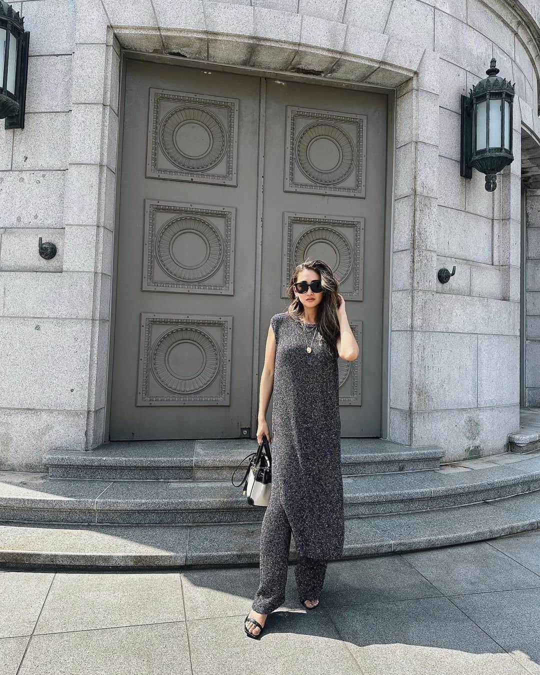 のインスタグラム：「@esutoreja  20:00〜 MIXニットがとても可愛く summerニットなので涼しく気持ちです❣️ .  .  .  ,  .  #esutoreja  #fashion #apparel #clothes #newarrivals #code #ootd #springfashion #springcollection #sscollection #ss2023 #春服 #春服コーデ #春ファッション #ジャケットコーデ #スカートコーデ #パンツコーデ#低身長コーデ#155cmコーデ #154cmコーデ #アパレルブランド #ディレクター #ファッションデザイナー #ファッションモデル #海外コーデ #海外ファッションコーデ #海外ガール #海外スタイル #海外トレンド」