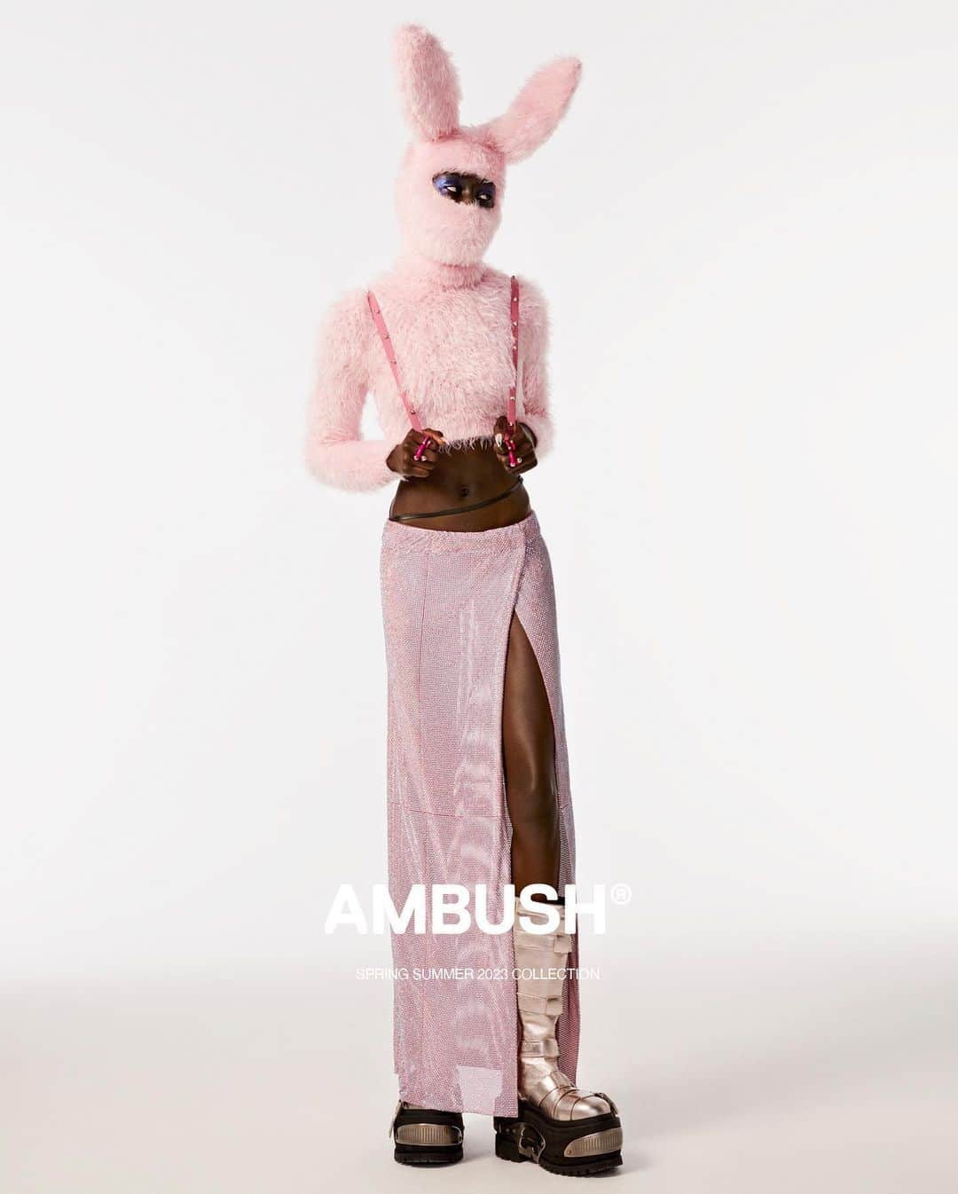 AMBUSHさんのインスタグラム写真 - (AMBUSHInstagram)「#AMBUSH BARBELL RINGS in different sizes and colors give a playful edge to your jewelry collection for the new season.   Now available at our WEBSHOP and WORKSHOP」4月26日 14時00分 - ambush_official