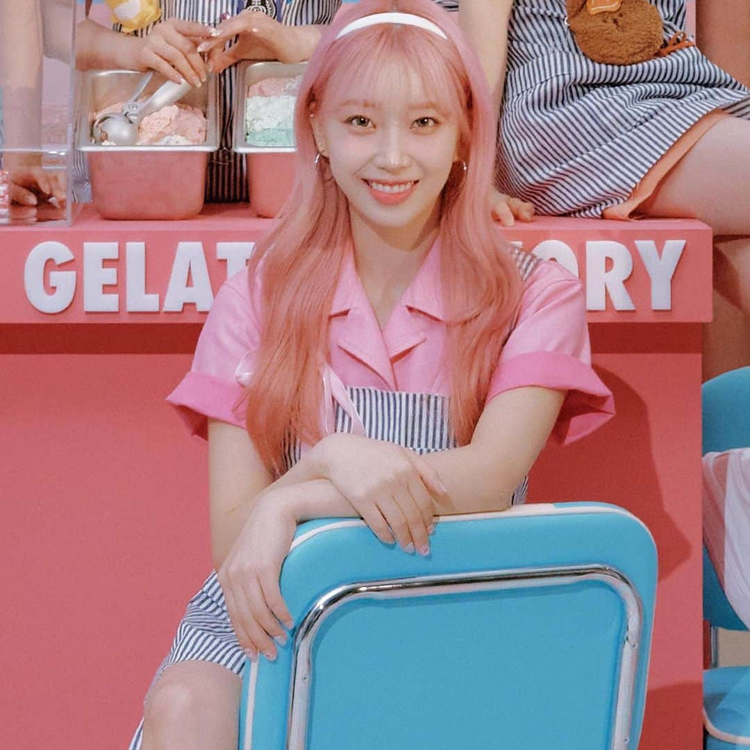 STAYCさんのインスタグラム写真 - (STAYCInstagram)「📢 2023 STAYC FANMEETING ‘SWITH Gelato Factory’ 상세 안내  🍨 일시(KST) 230519(금) 19:30 230520(토) 17:00 230521(일) 16:00  🍨 장소 YES24 LIVE HALL  #STAYC #스테이씨 #SWITH #스윗」4月26日 14時01分 - stayc_highup