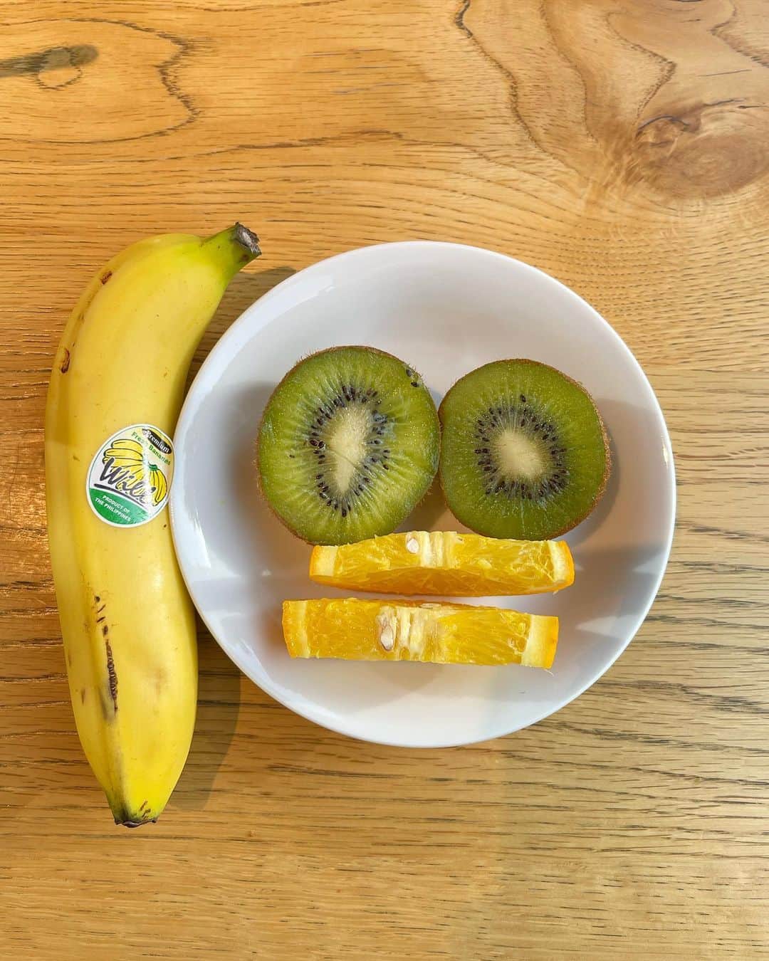Asakaさんのインスタグラム写真 - (AsakaInstagram)「朝は必ずバナナを食べます。😤」4月26日 14時24分 - aasakaa_0102