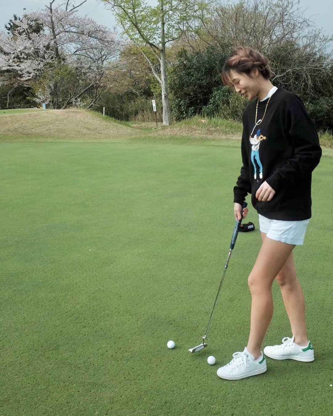 月本えりさんのインスタグラム写真 - (月本えりInstagram)「すろーばっく⛳️ #今更とか言わないでね #写真選べない 🤣 #難波INVITATIONAL #GWゴルフ楽しみ #SNS載せ忘れがち #素敵な思い出は心にしまいたい #golf #ゴルフ #golfgirls ??🤣 #golflife #fashion #simplicity  #golffashion」4月26日 14時17分 - eritsukimoto