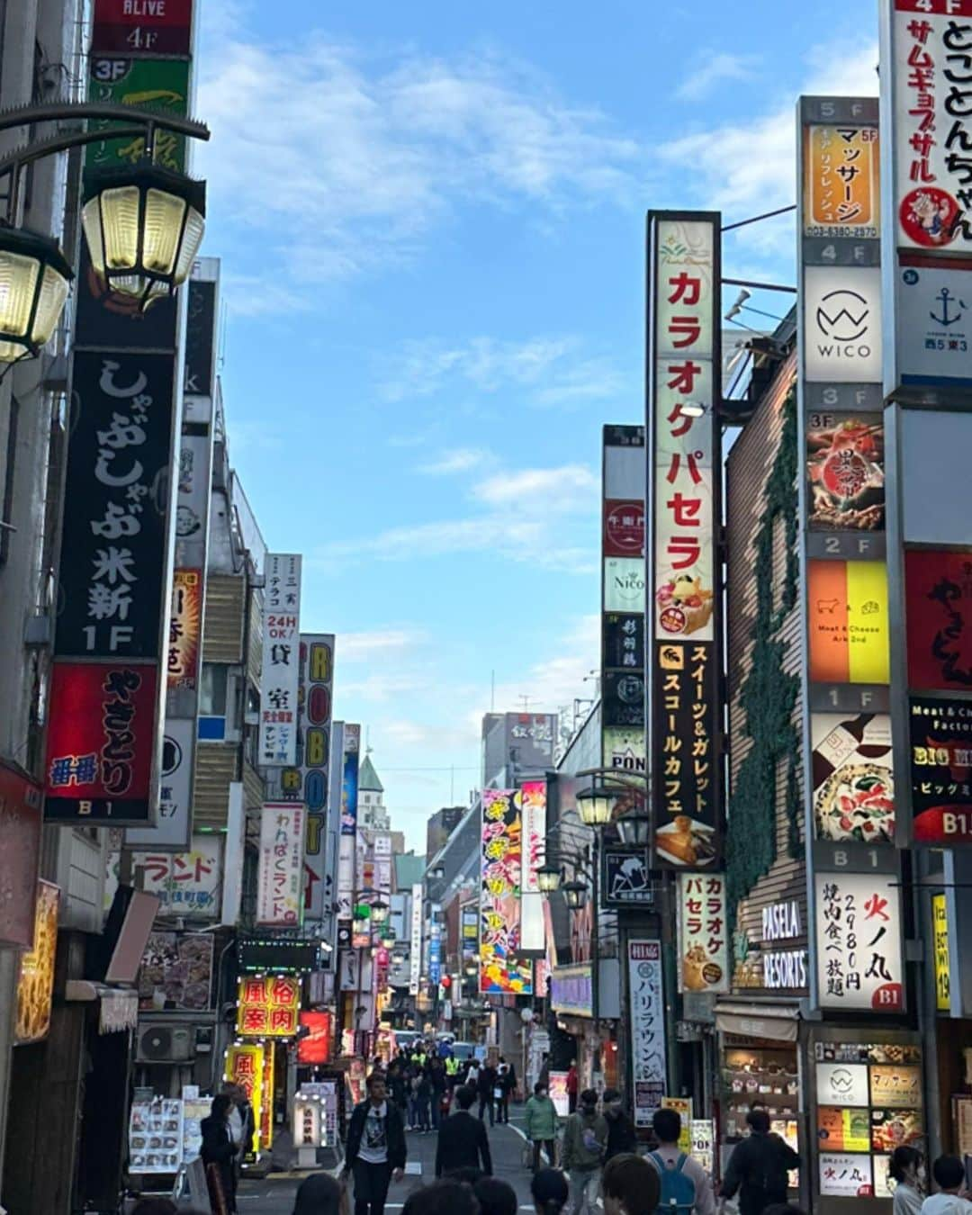 モンタナ・コックスさんのインスタグラム写真 - (モンタナ・コックスInstagram)「🍜🍜 Arigato gozaimasu! 🍜🍜」4月26日 14時26分 - montanacox1