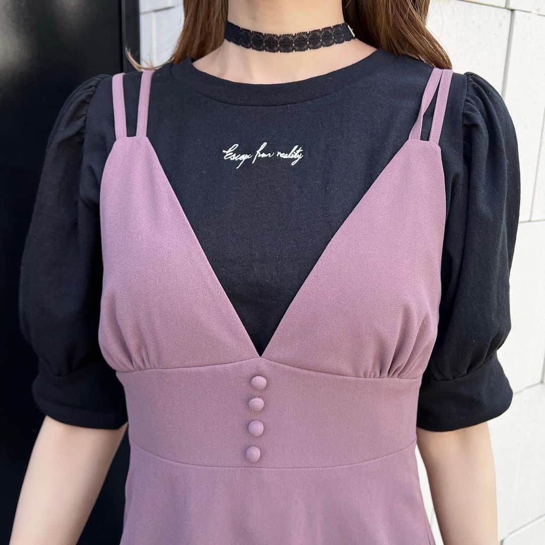 EATMEさんのインスタグラム写真 - (EATMEInstagram)「4.25 update... #EATME #APRIL  #NEW #ITEM . TOP画面のURLからEATME WEB  STOREをCHECK▶︎▶︎▶︎ @eatme_japan . 🌹パフスリーブコンパクトTシャツ ¥6,380(tax in) BLK.O/WHT.PNK ☑︎FREE ※発売中 . 🌹ティアードジャンスカ ¥15,950(tax in) PNK.BGE.BLK ☑︎S/M ※発売中 . #EATME_COORDINATE #eatmejapan #イートミー」4月26日 14時29分 - eatme_japan