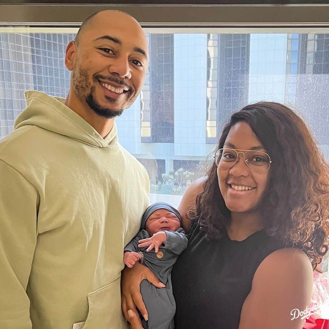 Los Angeles Dodgersさんのインスタグラム写真 - (Los Angeles DodgersInstagram)「Welcome to the world, Kaj Lynn Betts. Congratulations @mookiebetts and @mrs.briannabetts on the birth of your son!」4月26日 14時31分 - dodgers