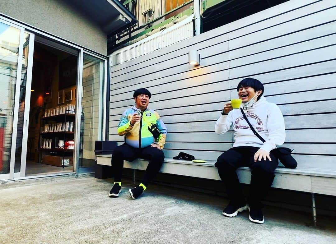 バカリズムのインスタグラム：「楽しいだけのロケでした。」