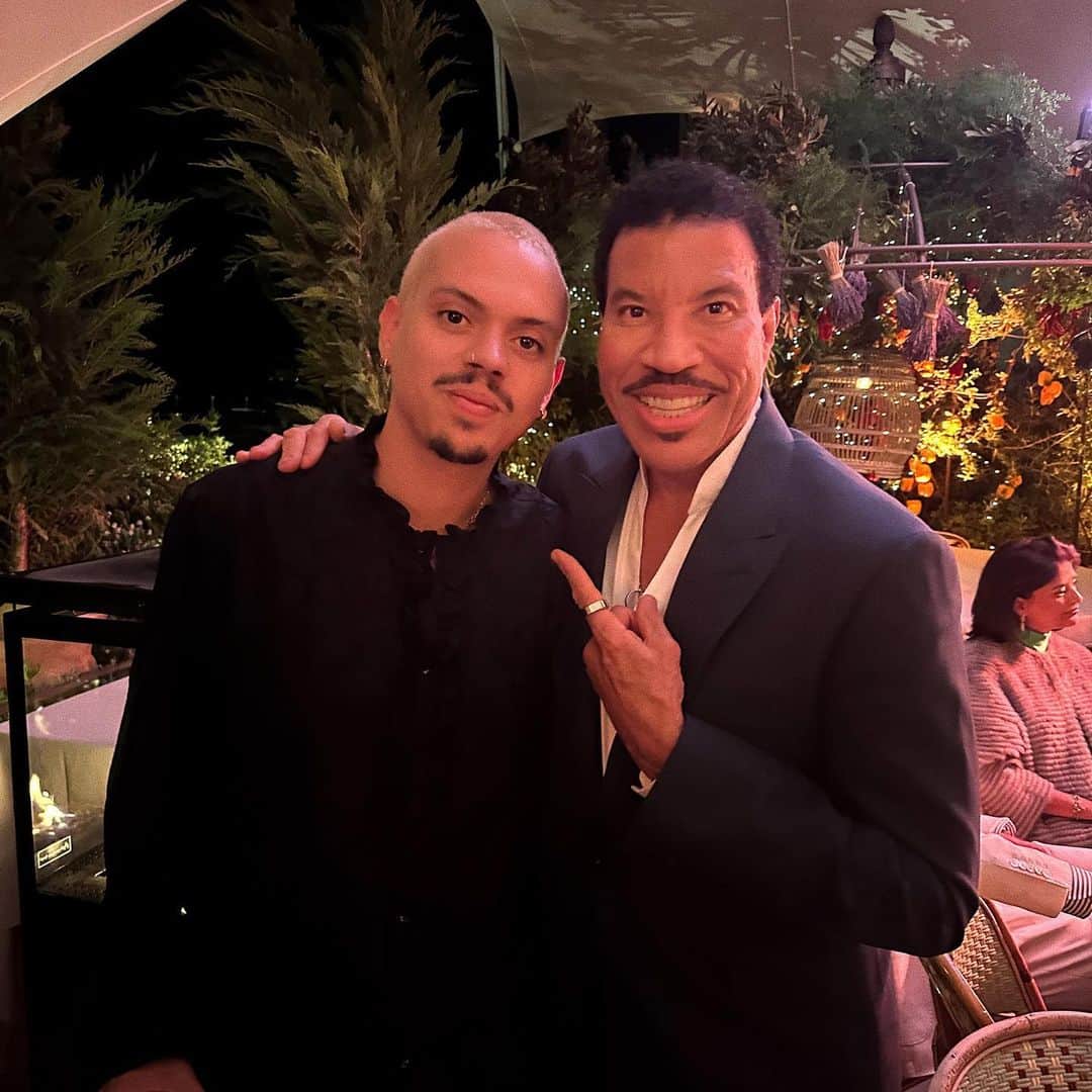 ライオネル・リッチーさんのインスタグラム写真 - (ライオネル・リッチーInstagram)「Some more moments …🤍 🎆」4月26日 14時54分 - lionelrichie