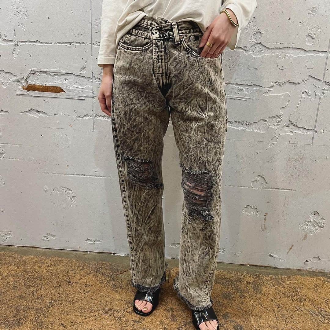 i nouさんのインスタグラム写真 - (i nouInstagram)「. new arrival.  Levi's waist remake chemical crash denim pants #inou_vintageclothing」4月26日 15時28分 - inou_vintageclothing