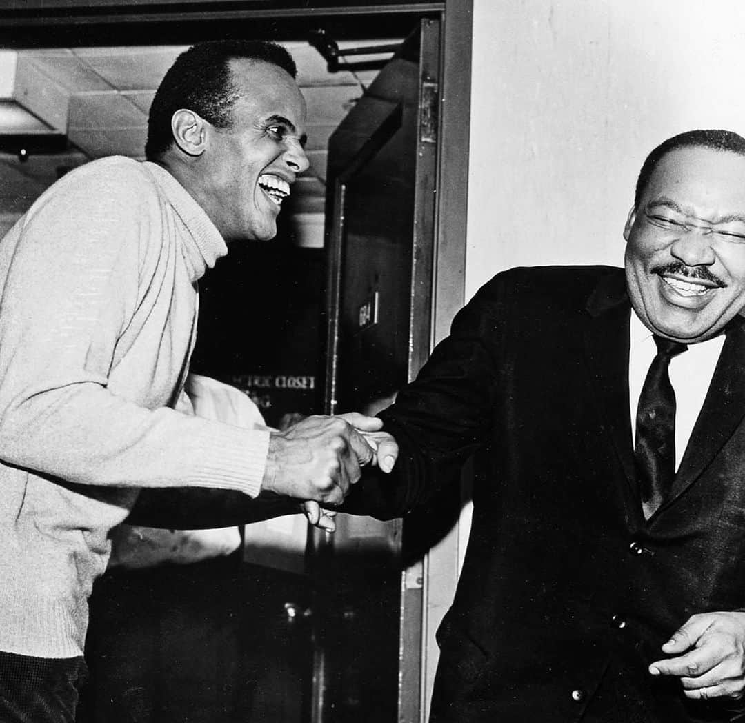 タイリース・ギブソンさんのインスタグラム写真 - (タイリース・ギブソンInstagram)「This is one of my favorite images of the years so much god name, Harry Belafonte…. This man of God transitioned yesterday I couldn’t get this image of my mind that, as soon as Harry Belafonte reads the pearly gates of heaven, Dr. Martin Luther King Jr., was there a smile and laugh and hug him and show him around…. I can imagine Dr King saying I’ve been up here waiting for many years, and then Harry would proceed to sit down with all of the other selfless men and women of God who emptied them selves and dedicated their whole life to shedding light on racism, bigotry, excessive force and abuse of political power….   I see it all the time but while the world wants to convince you that this life is about money, superficial materialistic things, classism, tax brackets, and all of the above no one reading this caption right now could ever tell you how much Dr. Martin Luther King had in his pocket when he was assassinated on that balcony…. No one can tell you anything about harry Bellafonte’s net worth we know why.?? Because they got in [ good trouble ] the whole time they were on this earth they emptied them selves, everything they had thinking of the greater good of humanity…. If all the people I can respect  that I can respect and  up to…. I have the upmost respect for all the Dr. Martin Luther King Jr. and Harry Belafonte, dead literally at the height of racism to change our world, change our worldview, and allow God to use them as a voice of justice on behalf of humanity.  May God rest her soul my most sincere condolences to the Bellafonte family.. Goodnight y’all…」4月26日 15時28分 - tyrese